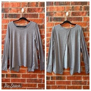 GapFit Breathe Womens Large Split Back Gray Long Sleeve Pullover Top Thumbholes